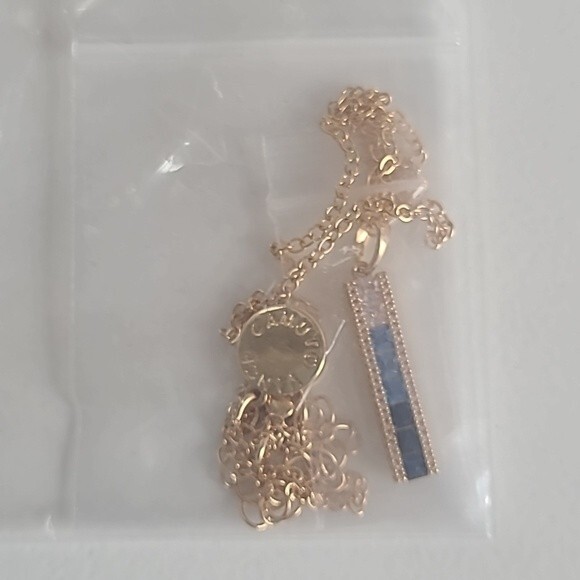 VINCE CAMUTO TRICOLOR STONE PENDANT NECKLACE Color Gold Metallic - Picture 3 of 6